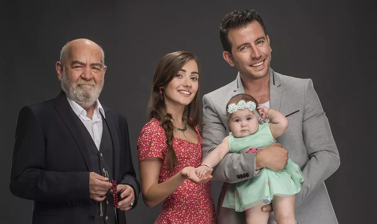 Ver Elini Aşk İzle (2017)